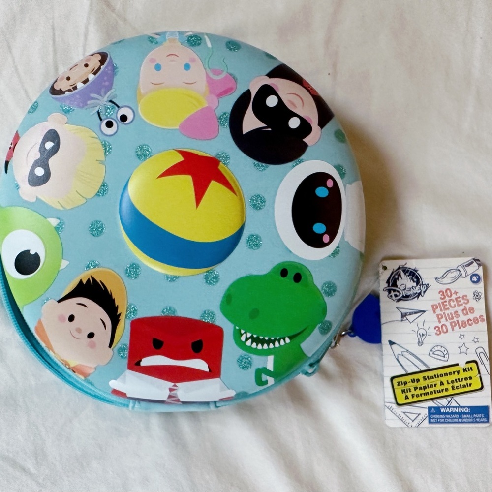 Disney Pixar Zip-Up Stationery Kit